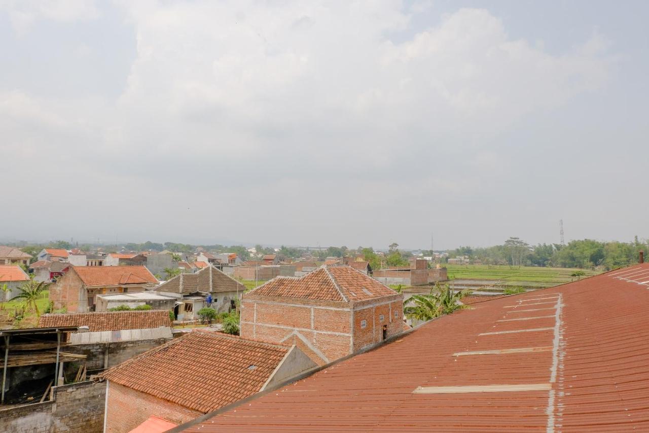 Spot On 2081 Sriwijaya Family Residence Lawang Eksteriør billede